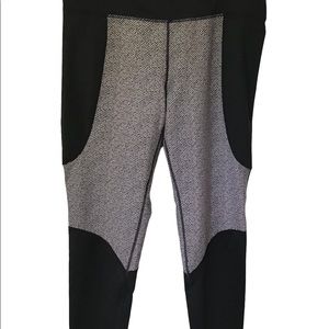 Lou & Grey leggings Sz XL black grey stripe Activewear full length waist pocket